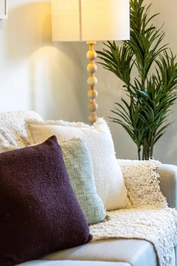 Vibrant Central Christchurch Pad 2 Bed 1 Bath With Park Apartamento