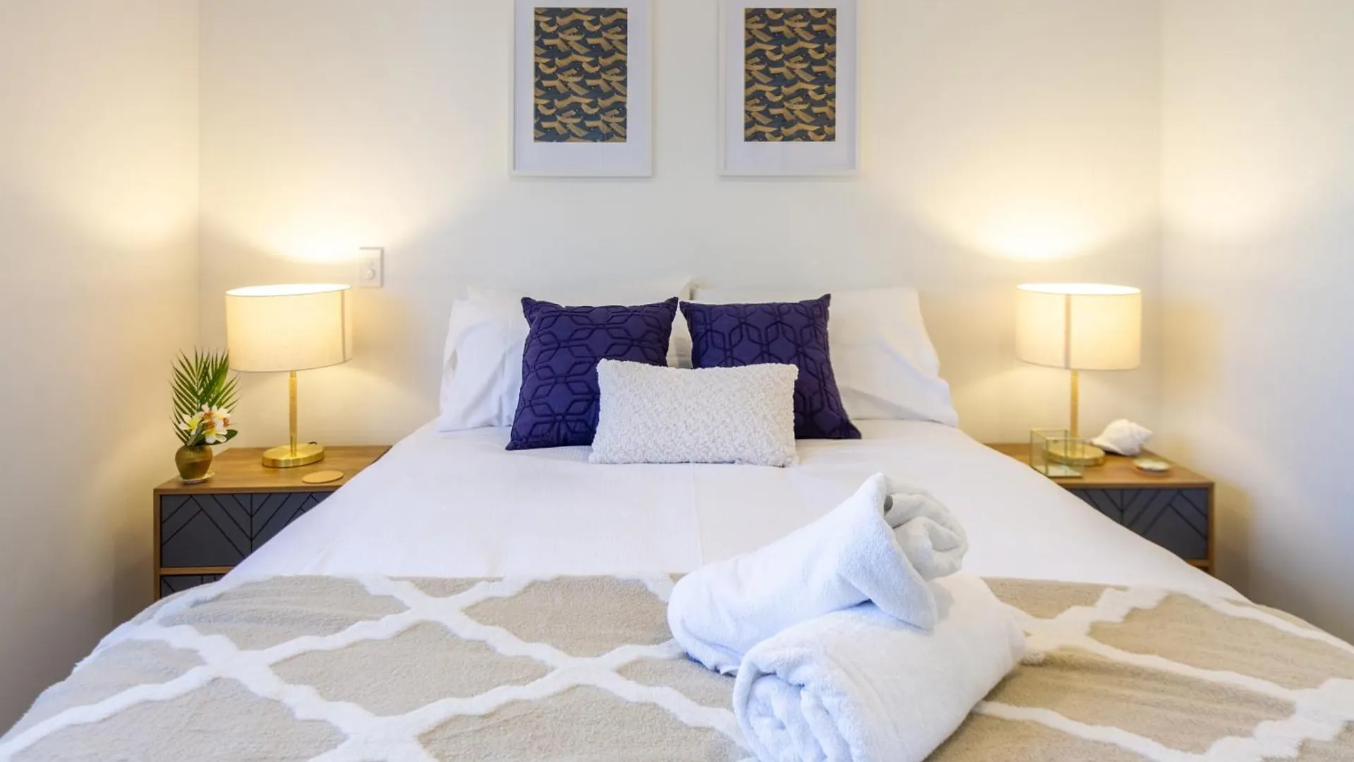 Vibrant Central Christchurch Pad 2 Bed 1 Bath With Park Apartamento